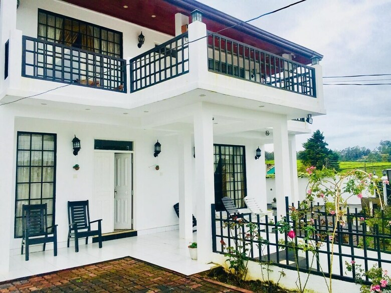 Hotel Treatooo White Palace