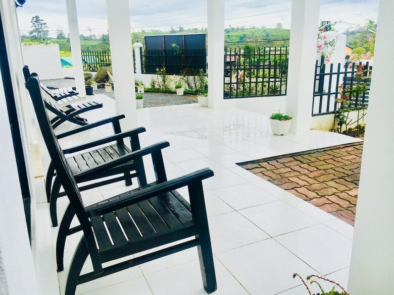 Hotel Treatooo White Palace