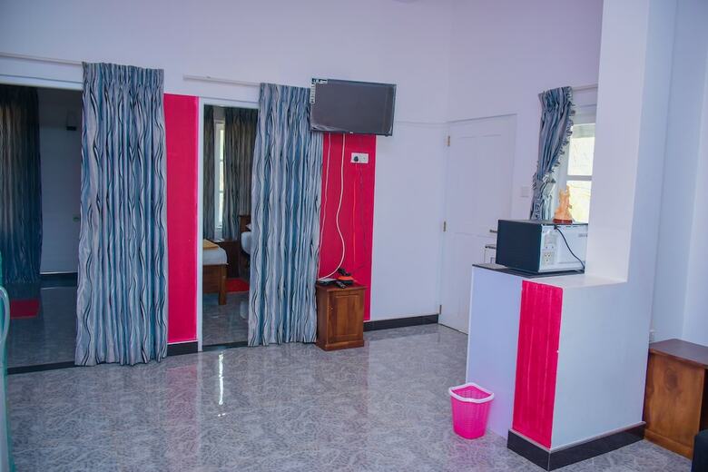 Hotel Sandani Villa