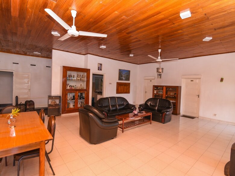 Hotel Oyo 335 King Leisure Residence