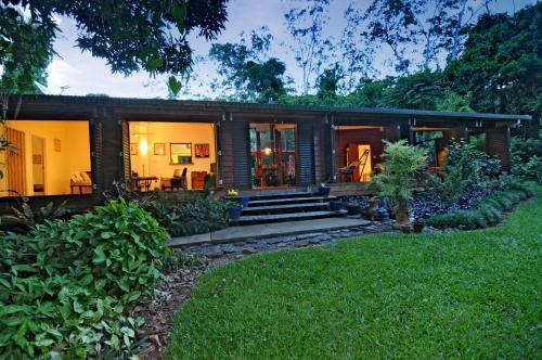 Cow Bay Homestay B&B