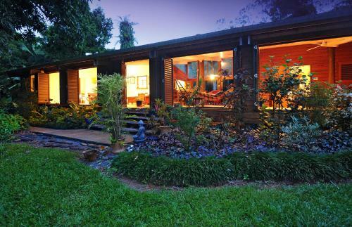 Cow Bay Homestay B&B