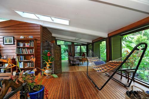 Cow Bay Homestay B&B