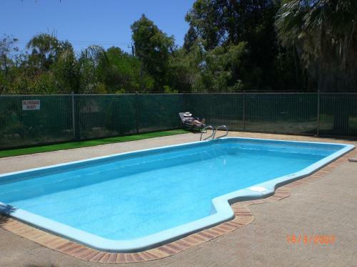Pinjarra Caravan Park And Cabins
