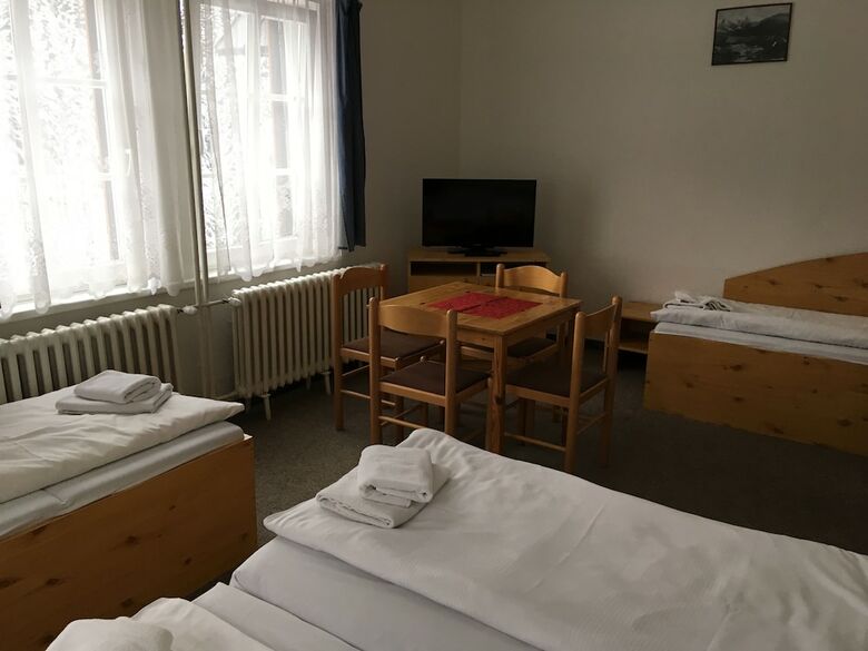 Hotel T?i R??e