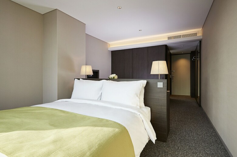 Nine Tree Premier Hotel Myeongdong 2
