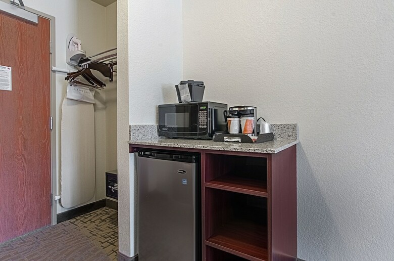Hotel Cobblestone Inn & Suites - Guernsey