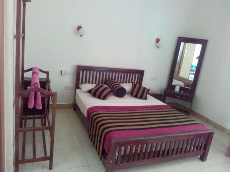 Hotel Shadow Inn Guest House Ella