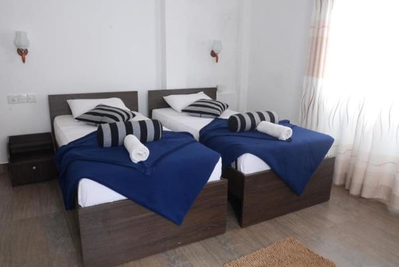 Hotel Shadow Inn Guest House Ella