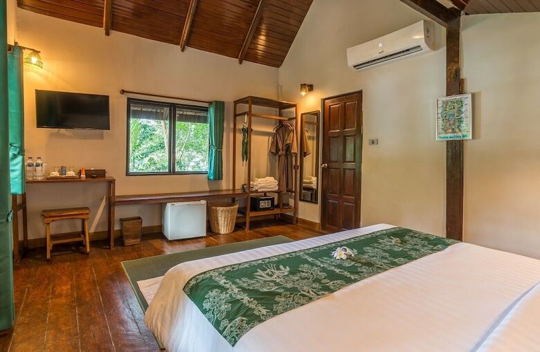 Hotel Koh Jum Ocean Beach Resort