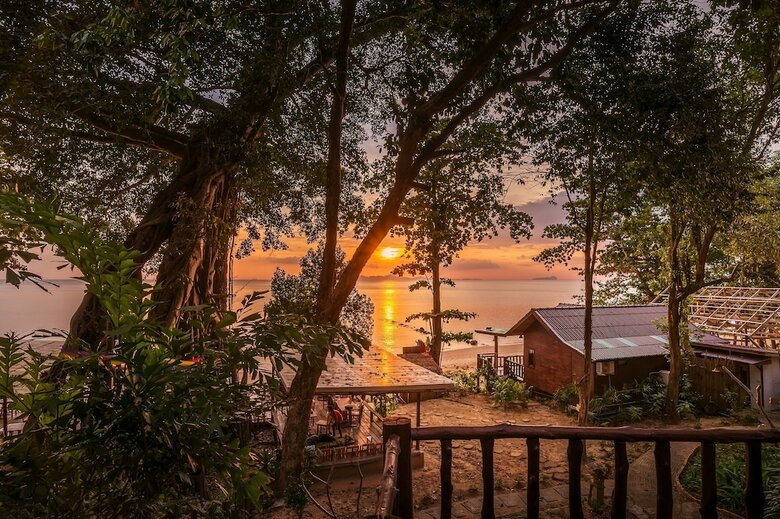 Hotel Koh Jum Ocean Beach Resort