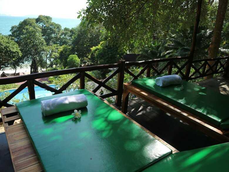 Hotel Koh Jum Ocean Beach Resort