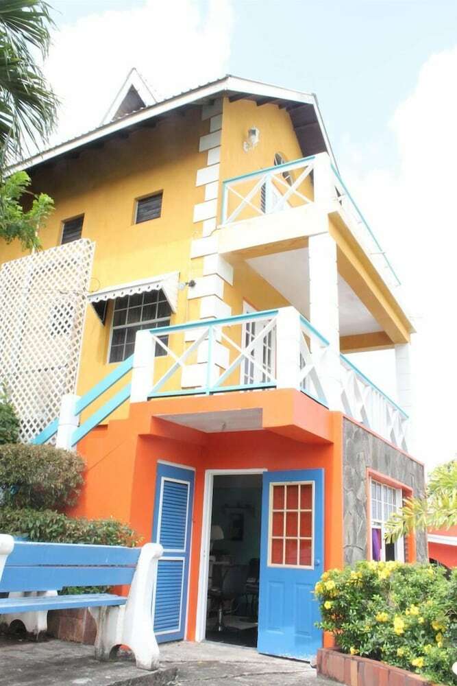 Buttercup Cottage Apartments