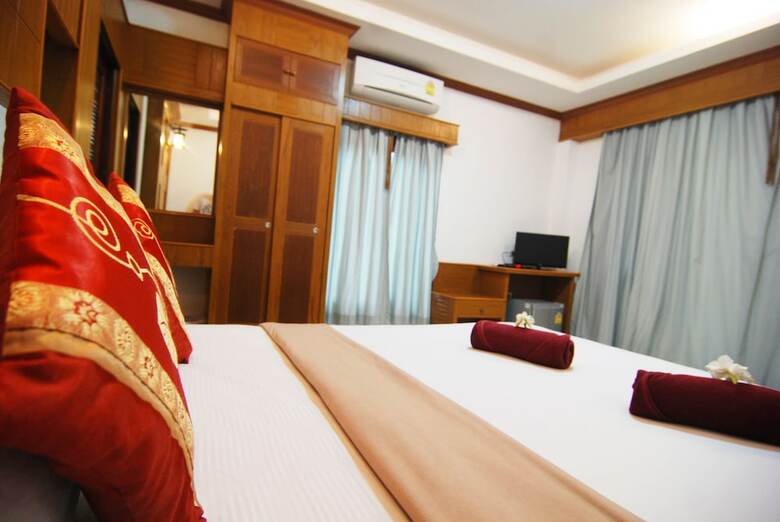 Hotel Lanta Nature Beach Resort