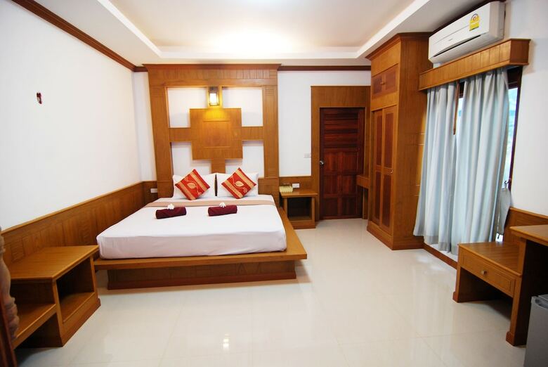 Hotel Lanta Nature Beach Resort