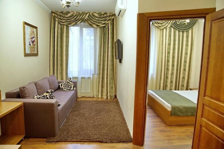 Boomerang Business Hotel