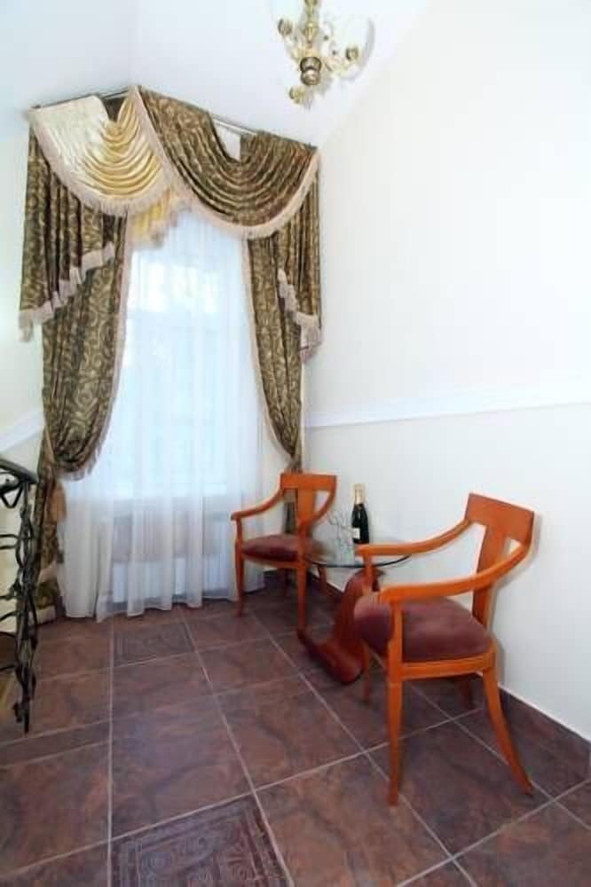 Boomerang Business Hotel