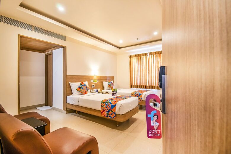 Fabhotel Royal Castle Gandhipuram
