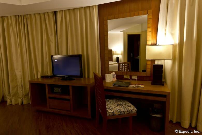 Crown Regency Hotel And Towers Cebu