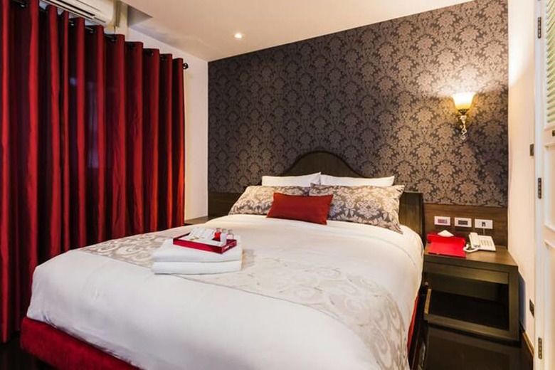 Hotel The Fah Silom
