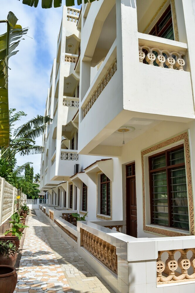 Danpark Hotel And Apartments