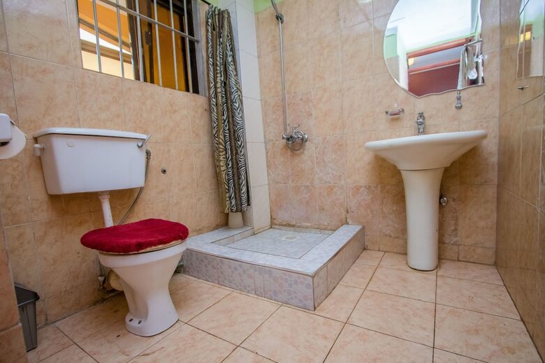 Hotel Crystal Suites And Apartments