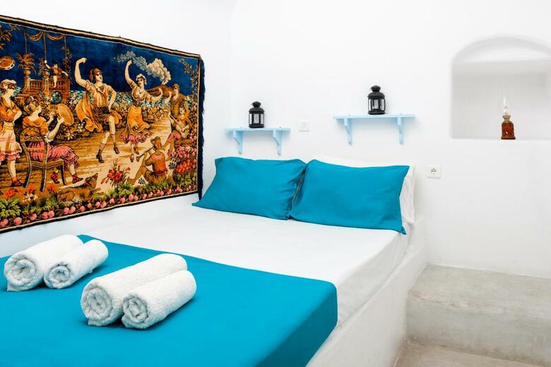 Black Rock Traditional Rooms