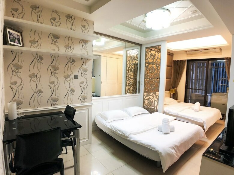 Q Square Apartment