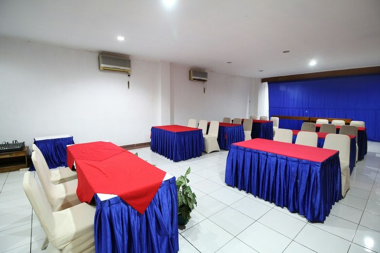 Hotel Airy Pekauman Jendral Sudirman 30 Tegal