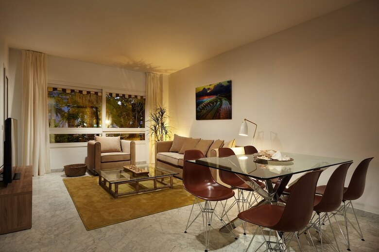 Apartamentos Livescape Playa Roc�o