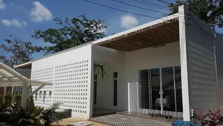 Hotel Na Kamala Homestay