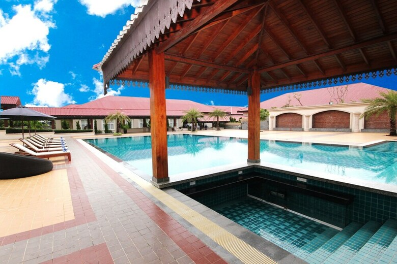 Grand Amara Hotel