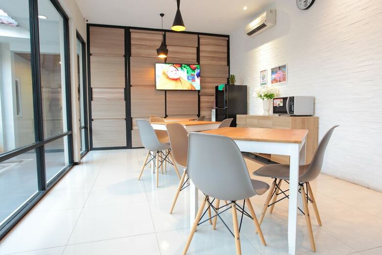 Hotel Legreen Suite Supomo
