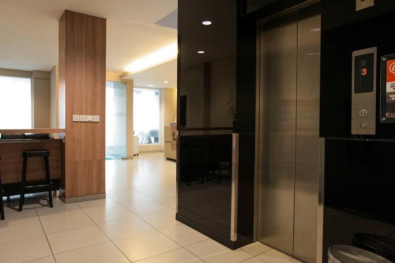 Hotel Legreen Suite Kuningan