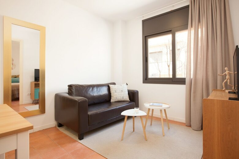 Click&flat Europa Fira Apartments