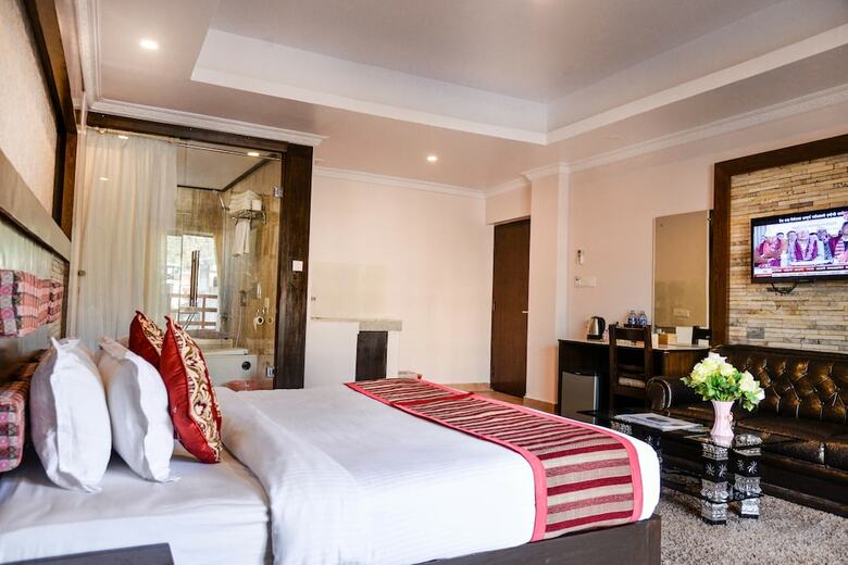 Hotel Kuti Resort And Spa