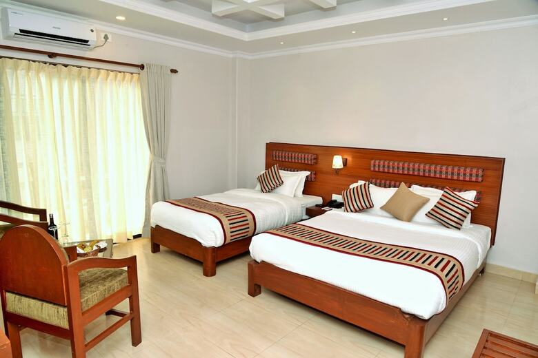 Hotel Kuti Resort And Spa
