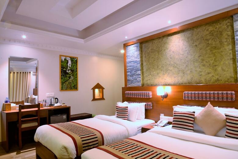 Hotel Kuti Resort And Spa