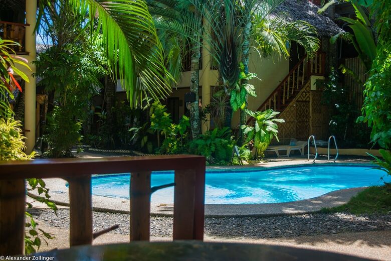 Hotel Alona Vida Beach Resort