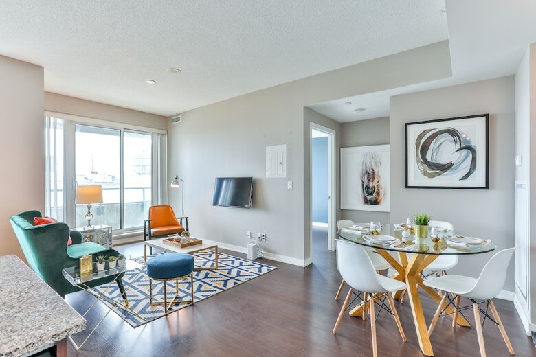 Liberty Village Condo W/parking