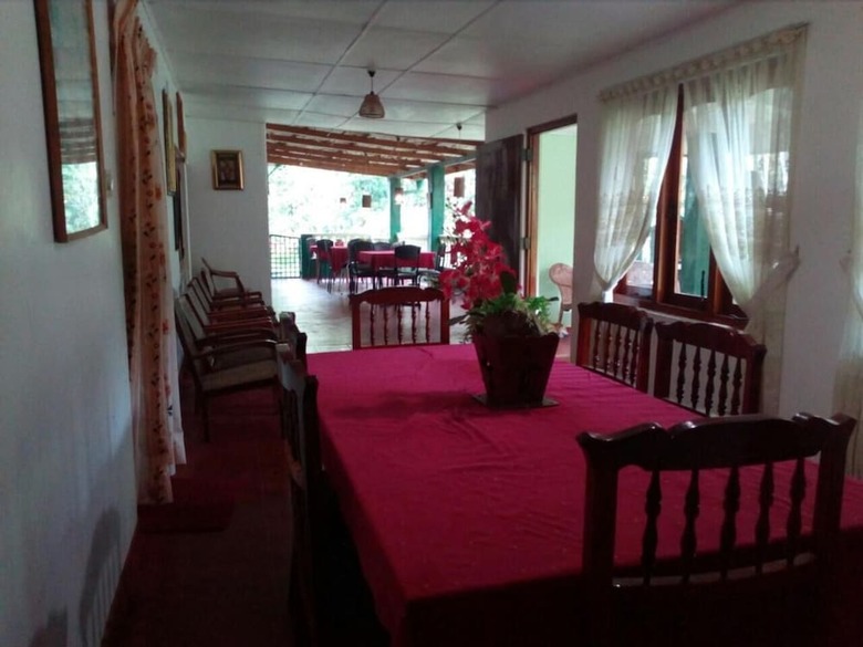 Hotel Lizzie Villa Guest House
