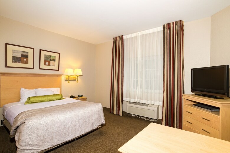 Hotel Candlewood Suites Ft Myers I75