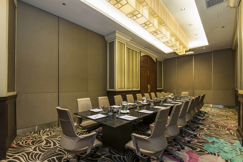 Chatrium Hotel Royal Lake Yangon