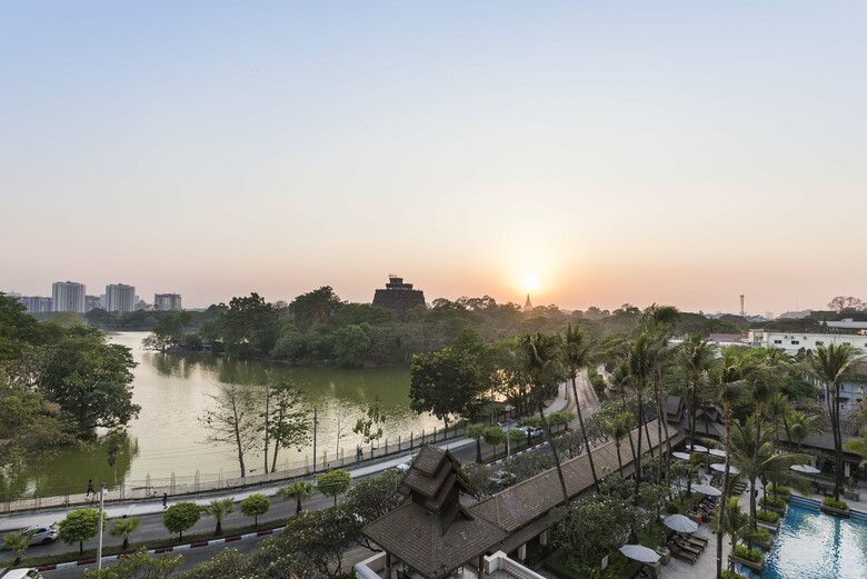 Chatrium Hotel Royal Lake Yangon