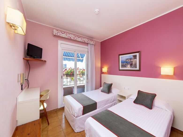 Pension Oyo Hostal Casa Feliu