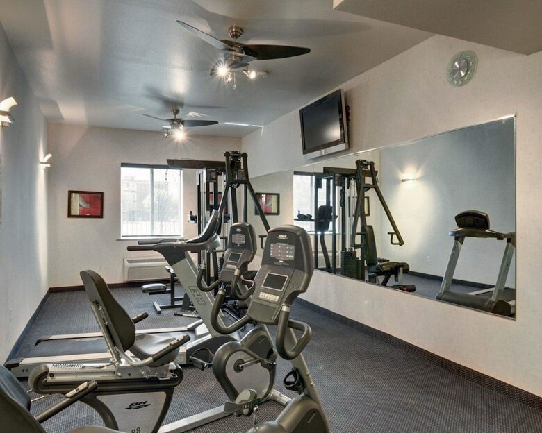 Hotel Comfort Inn & Suites