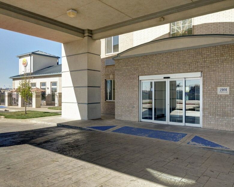 Hotel Comfort Inn & Suites