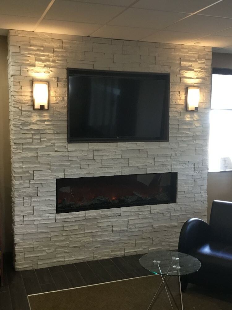 Hotel Comfort Inn & Suites