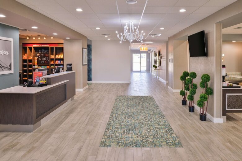 Hotel Hampton Inn Emporia