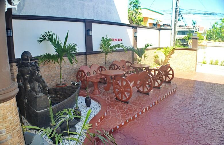 Hostal Mayon Backpackers Hostel